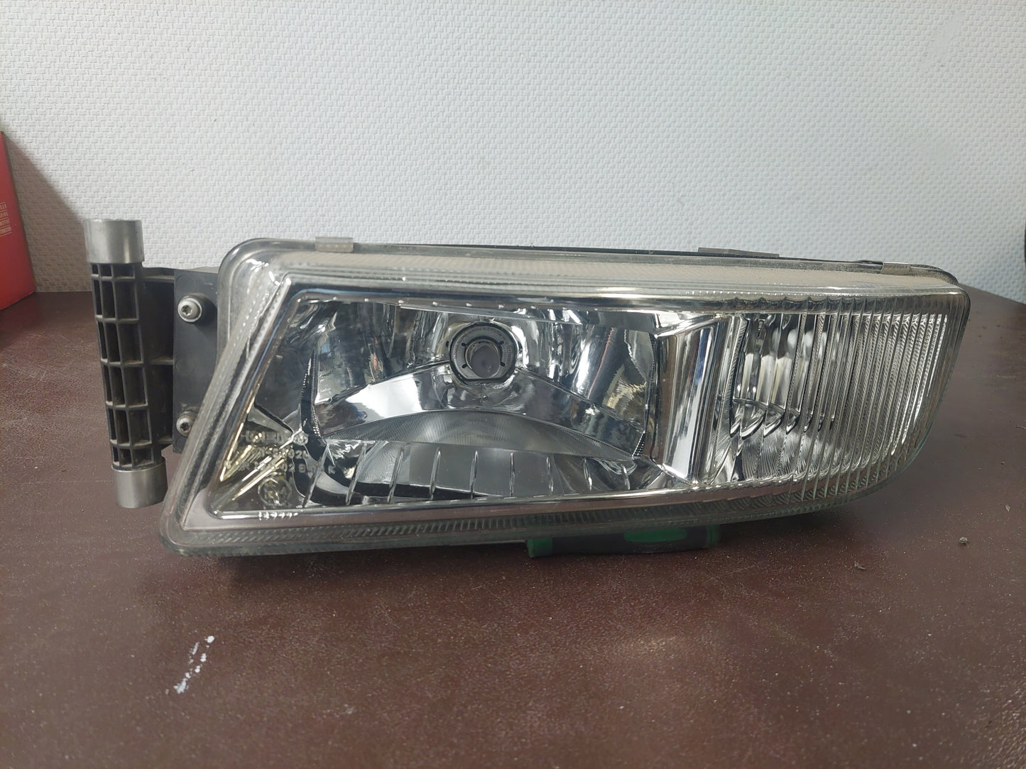 Headlight front left TGX (optional) USED 